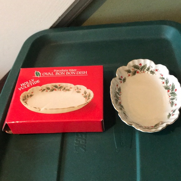 Other - Holly Yuletide oval bon bon dish